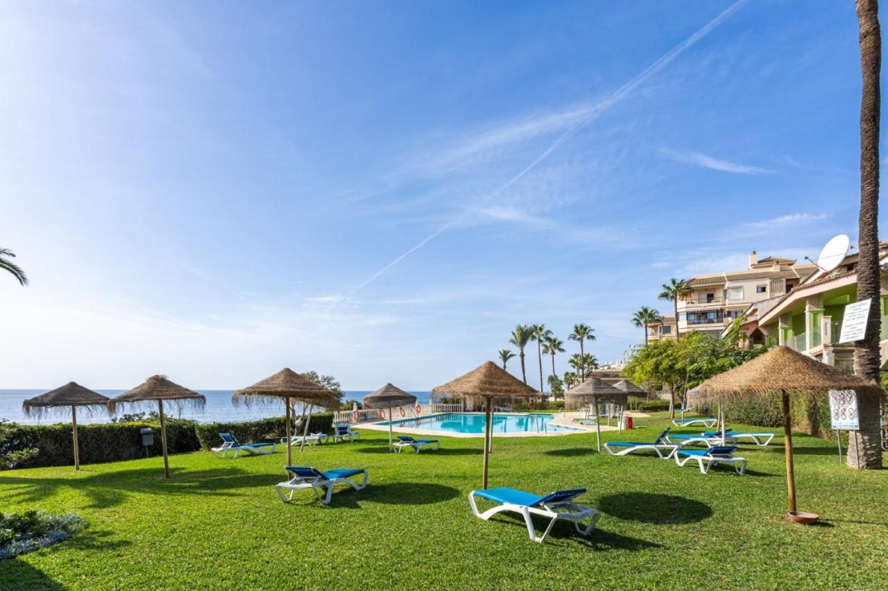 Holidays2Mijas Costa Lubina Del Sol Frontline Beach, Pool, Terrace, Seaview & Parking Sitio de Calahonda Bagian luar foto