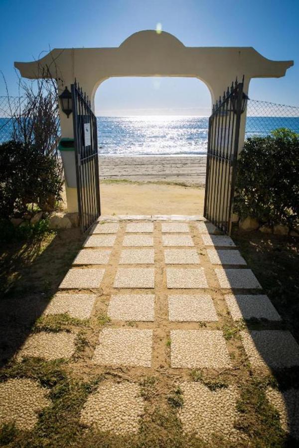 Holidays2Mijas Costa Lubina Del Sol Frontline Beach, Pool, Terrace, Seaview & Parking Sitio de Calahonda Bagian luar foto